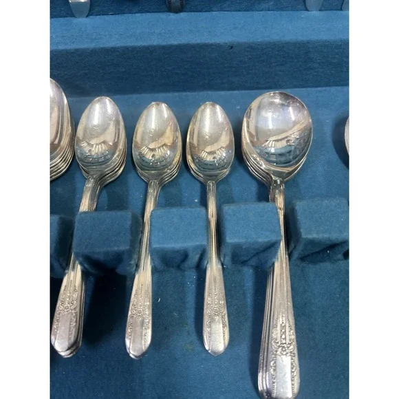 VTG WM. Rogers Mfg Co. Extra Plate 37 Piece Silverware Set in Box